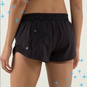 black size 2 lulu 2.5 hotty hot shorts